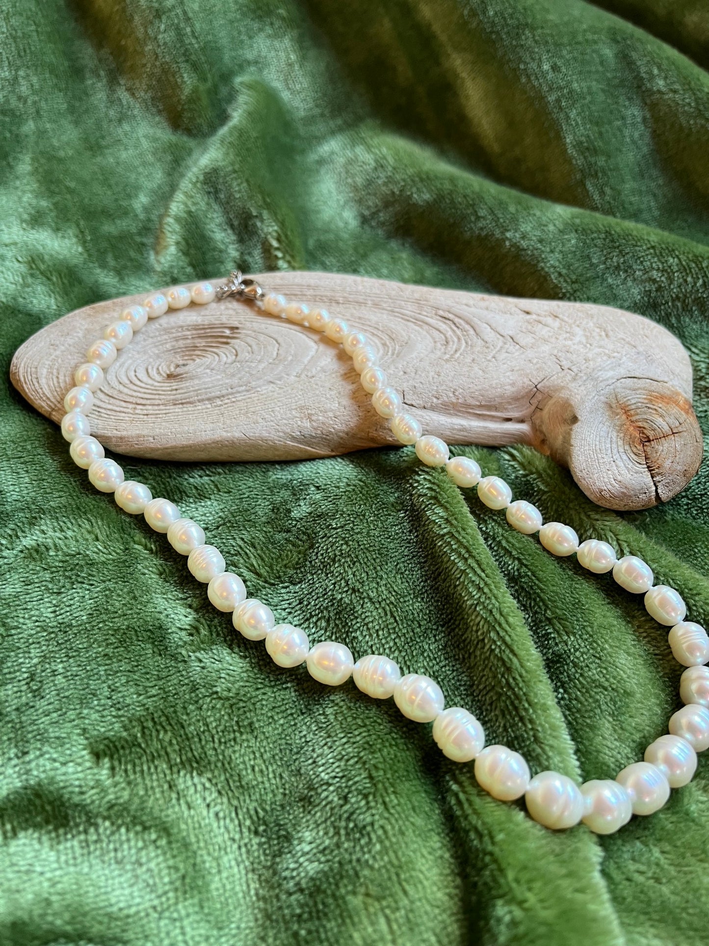 Freshwater-Style Pearl Necklace