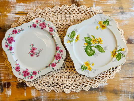 1930s-1950s Meito China Hand-Painted Scalloped Square Decorative Plates (Set of 4)