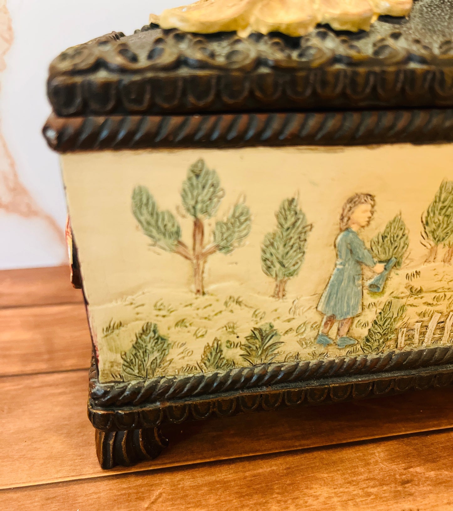 Vintage Capodimonte Style Rococo Ceramic Trinket Box